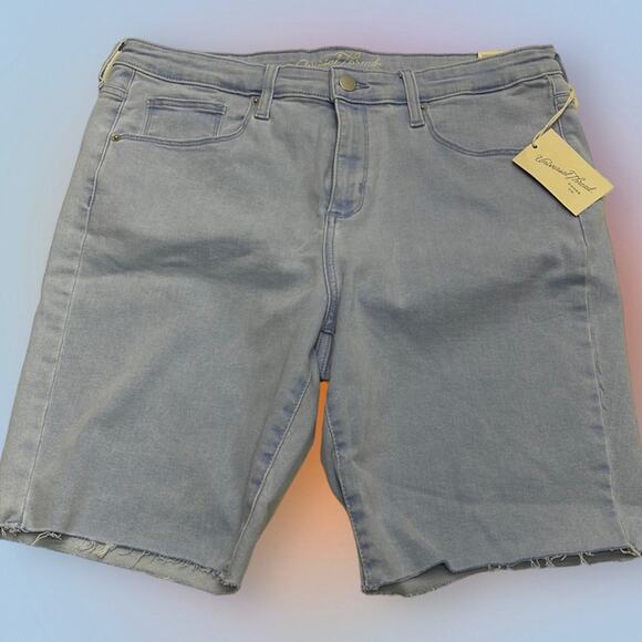 UNIVERSAL THREAD Women’s 14 HIGH RISE BERMUDA Blue Jean Shorts - Picture 1 of 3